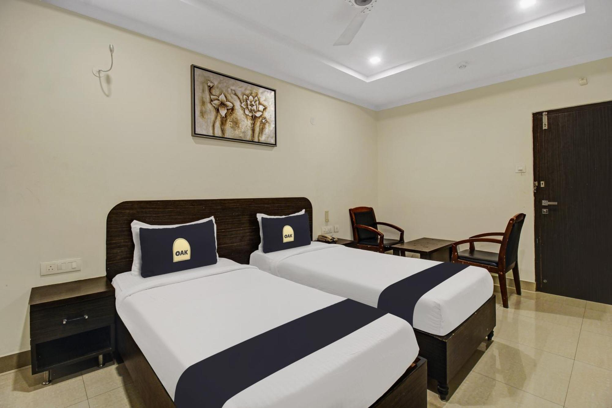 Super Townhouse Oak Lb Nagar Ramoji Hotell Hyderabad Eksteriør bilde