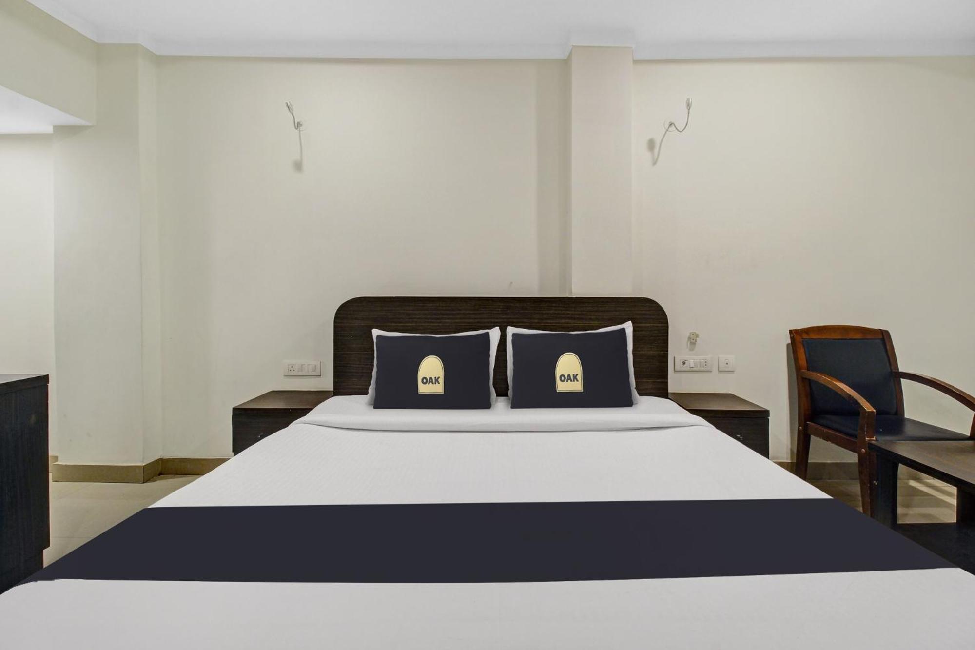 Super Townhouse Oak Lb Nagar Ramoji Hotell Hyderabad Eksteriør bilde