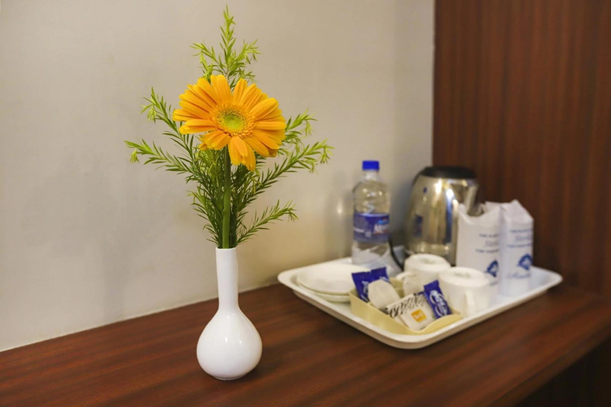 Super Townhouse Oak Lb Nagar Ramoji Hotell Hyderabad Eksteriør bilde