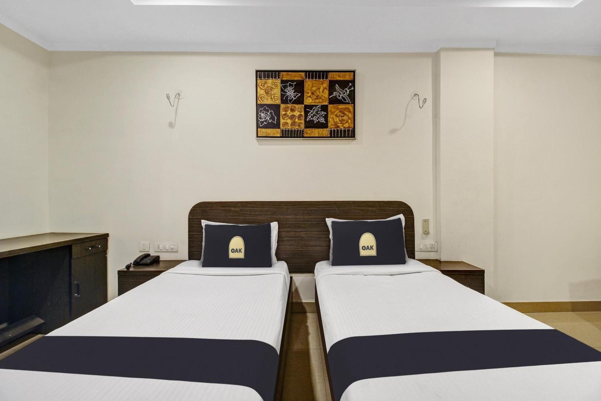 Super Townhouse Oak Lb Nagar Ramoji Hotell Hyderabad Eksteriør bilde