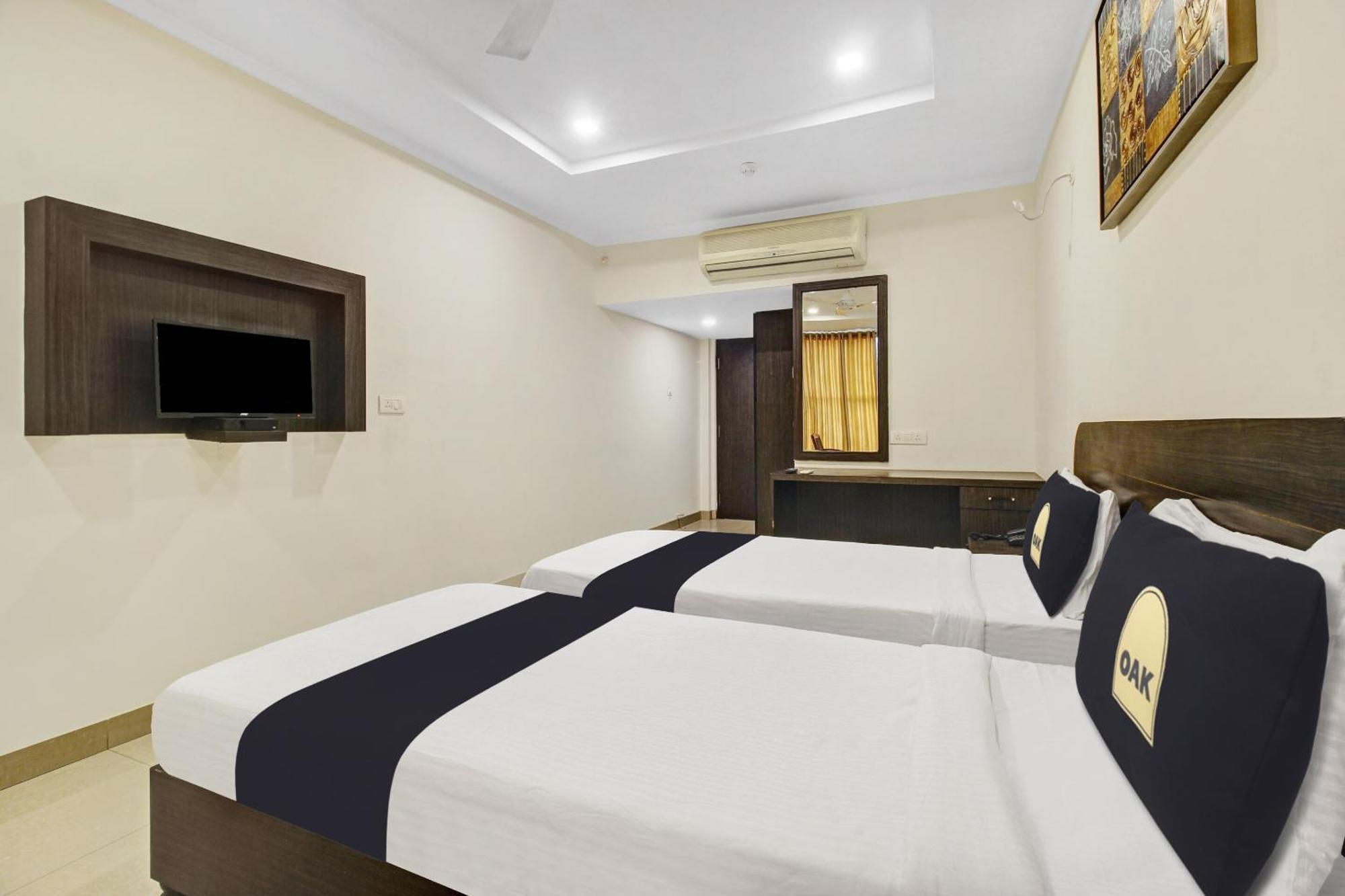 Super Townhouse Oak Lb Nagar Ramoji Hotell Hyderabad Eksteriør bilde