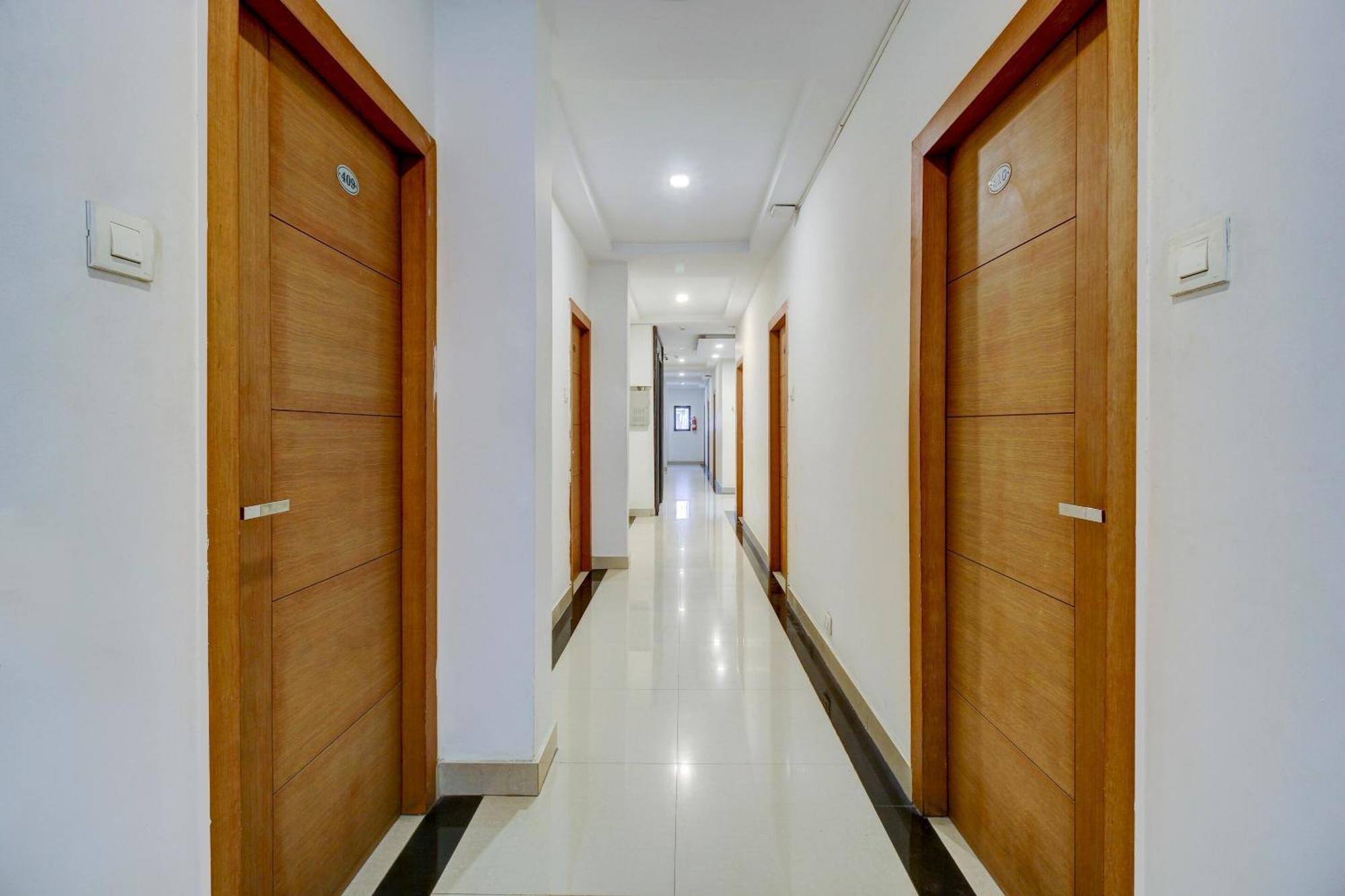 Super Townhouse Oak Lb Nagar Ramoji Hotell Hyderabad Eksteriør bilde