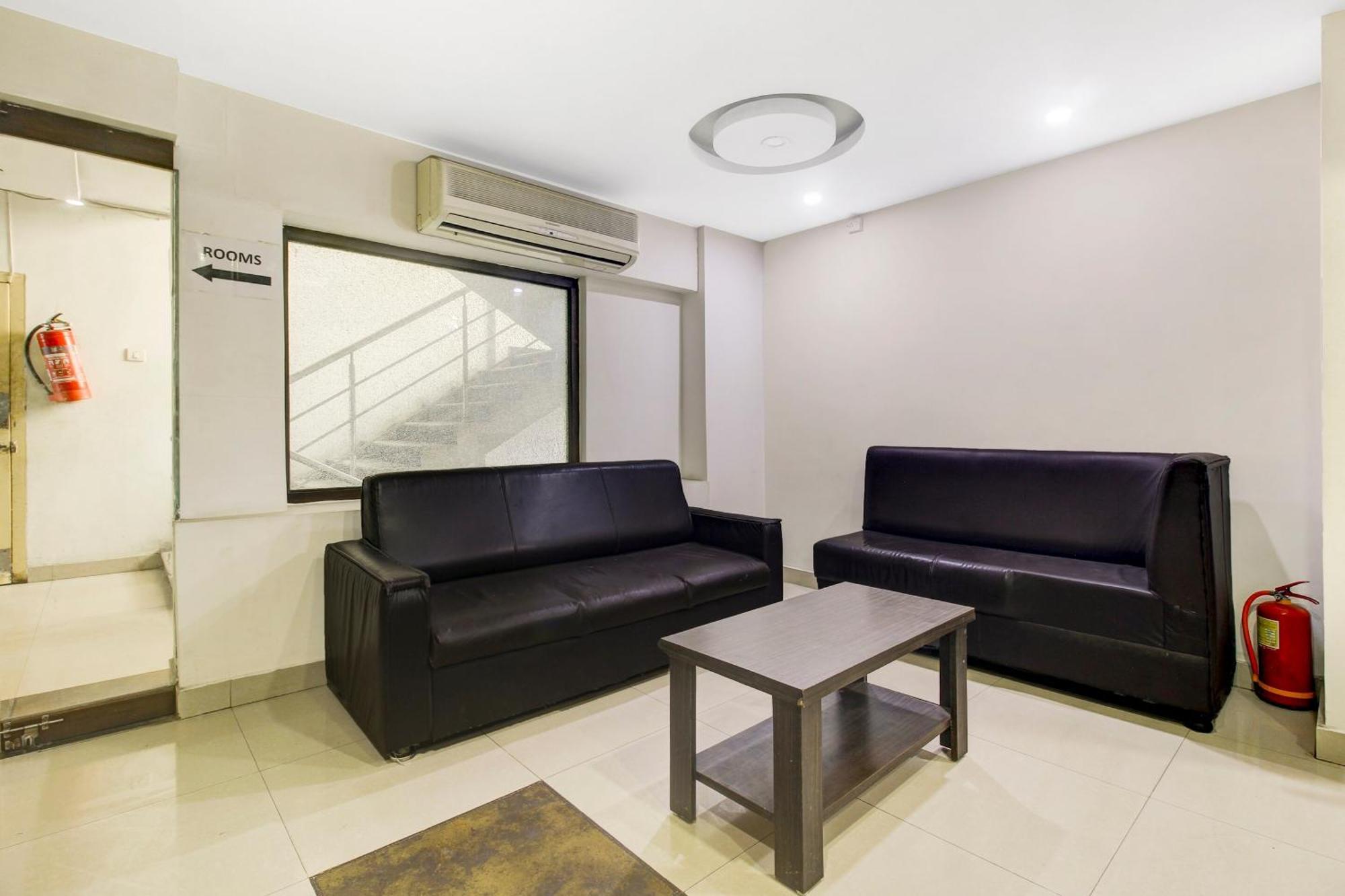 Super Townhouse Oak Lb Nagar Ramoji Hotell Hyderabad Eksteriør bilde